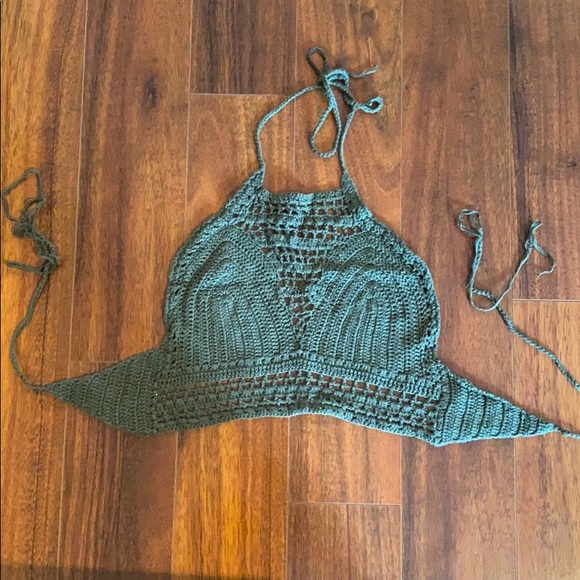 🥶 3 for $20!! 🥶 Embroidered Halter - Picture 1 of 4